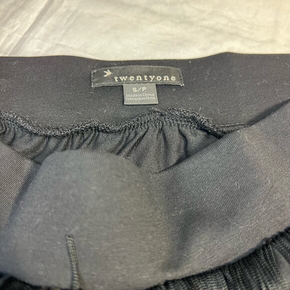 Forever 21 Fringe Mini S - Picture 2 of 3